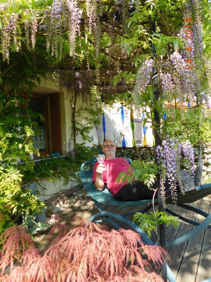 Chez Nous. B & B Bassy Eksteriør billede